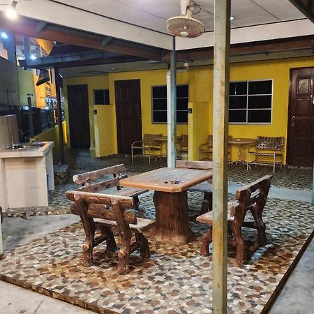 Lagenda Resthouse Cenang Beach Pantai Cenang  Extérieur photo