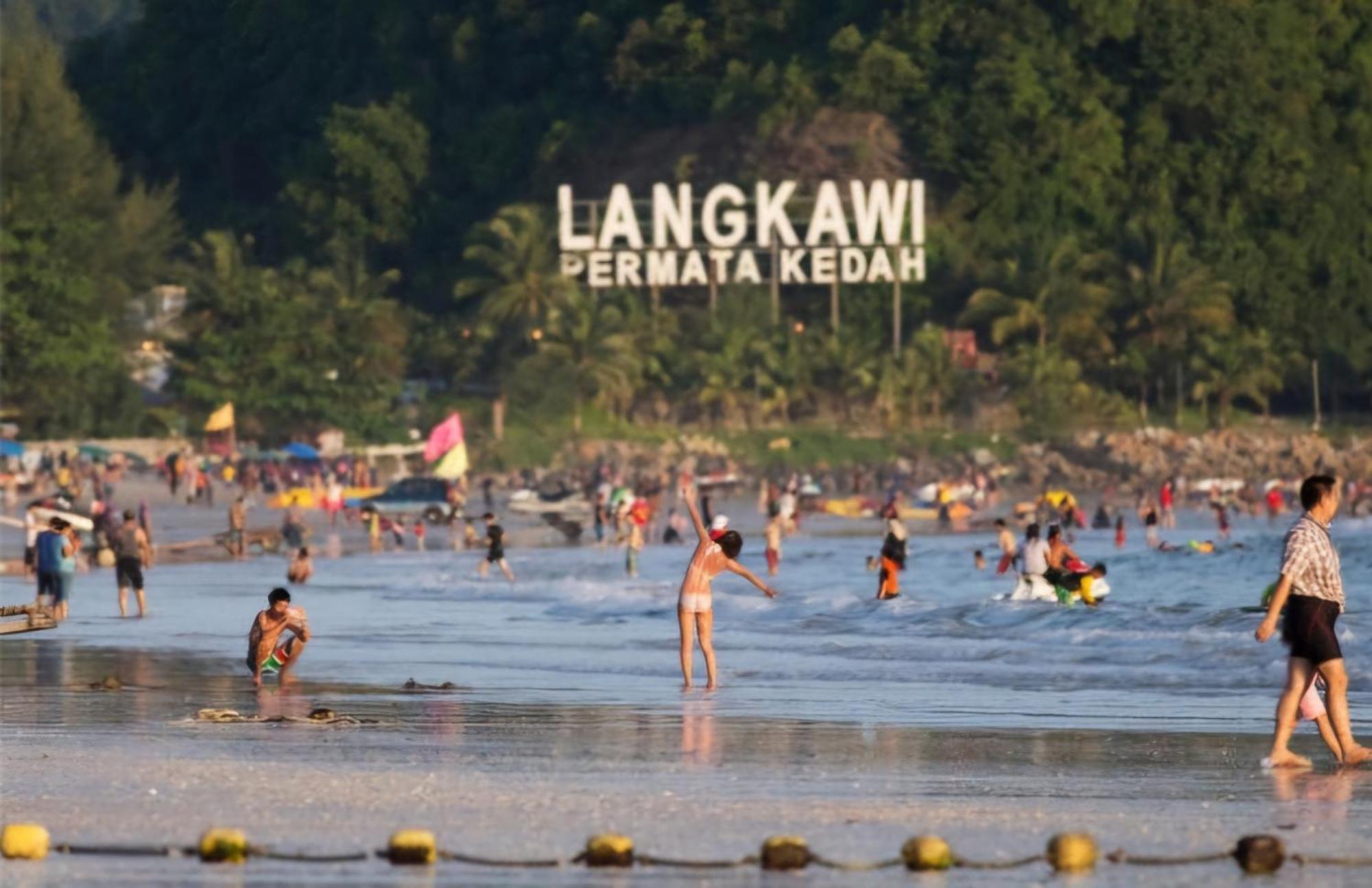 Lagenda Resthouse Cenang Beach Pantai Cenang  Extérieur photo